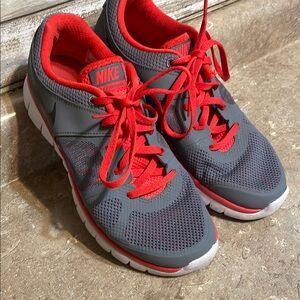 Nike Size6Y .Charcoal and Crimson Running Shoes